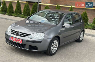 Хэтчбек Volkswagen Golf 2005 в Житомире