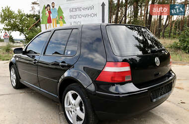 Хэтчбек Volkswagen Golf 2003 в Змиеве