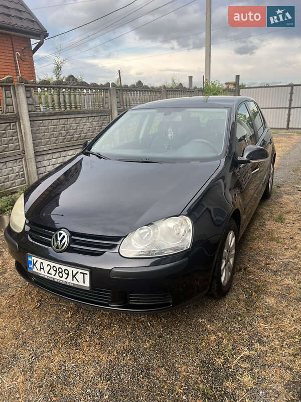 Хетчбек Volkswagen Golf 2004 в Броварах