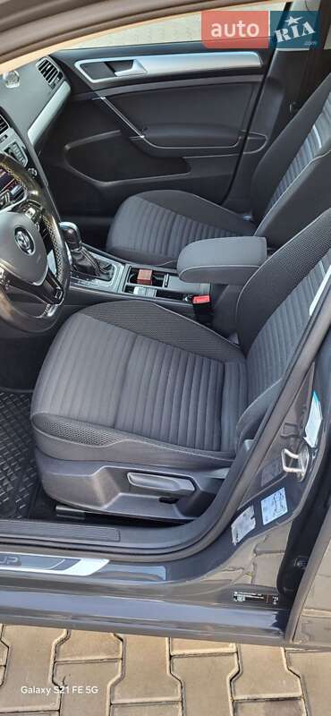 Універсал Volkswagen Golf 2014 в Луцьку
