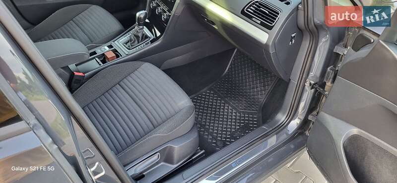 Універсал Volkswagen Golf 2014 в Луцьку
