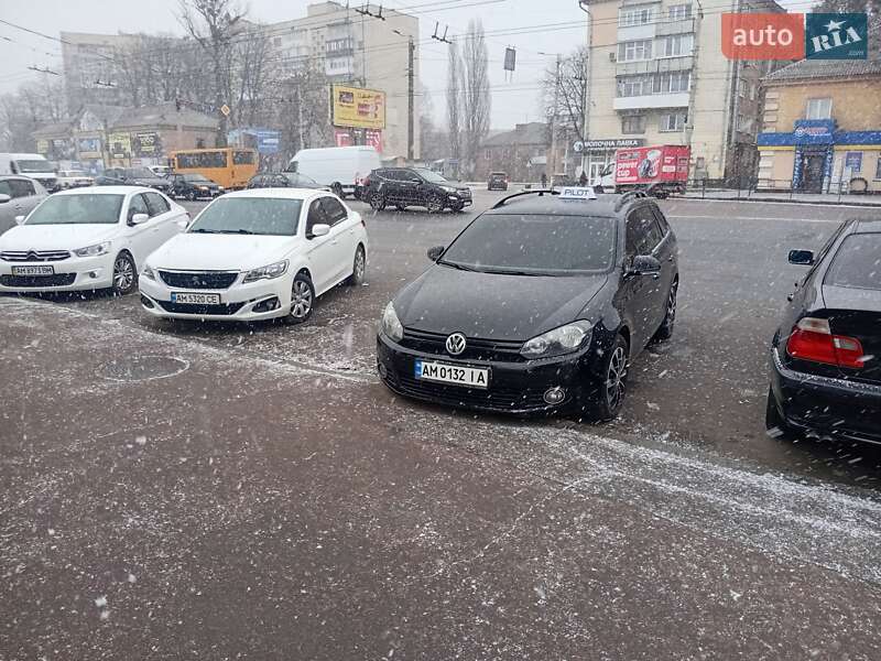 Универсал Volkswagen Golf 2013 в Киеве