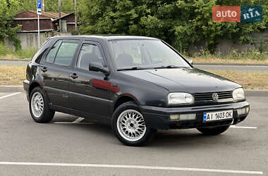 Хетчбек Volkswagen Golf 1997 в Києві