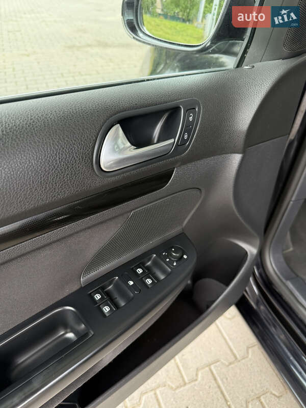 Универсал Volkswagen Golf 2010 в Красилове