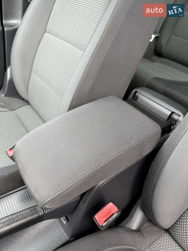 Универсал Volkswagen Golf 2010 в Красилове