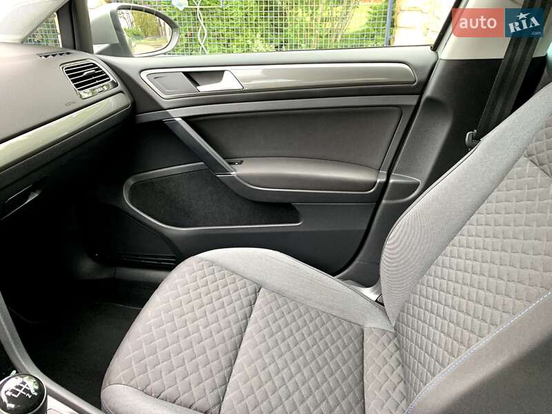 Універсал Volkswagen Golf 2018 в Львові фото 27 Універсал Volkswagen Golf 2018 в Львові