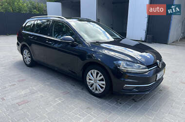 Універсал Volkswagen Golf 2018 в Ізяславі