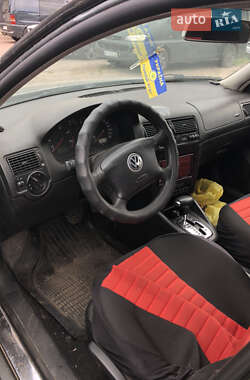 Хэтчбек Volkswagen Golf 2002 в 