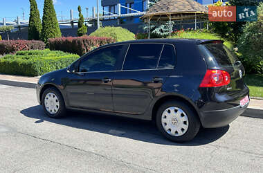 Хэтчбек Volkswagen Golf 2005 в Днепре