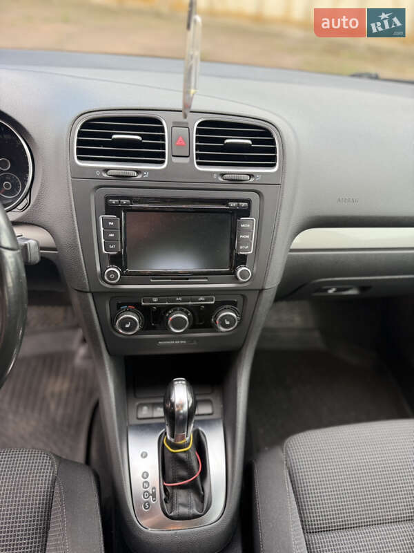 Хетчбек Volkswagen Golf 2013 в Києві