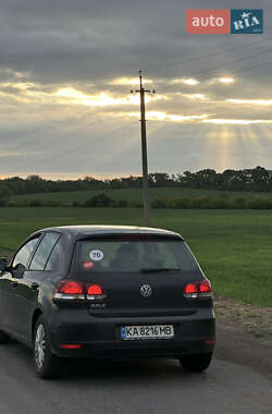 Хетчбек Volkswagen Golf 2010 в Києві