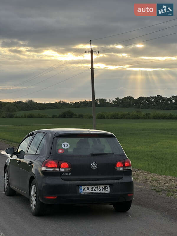 Хетчбек Volkswagen Golf 2010 в Києві