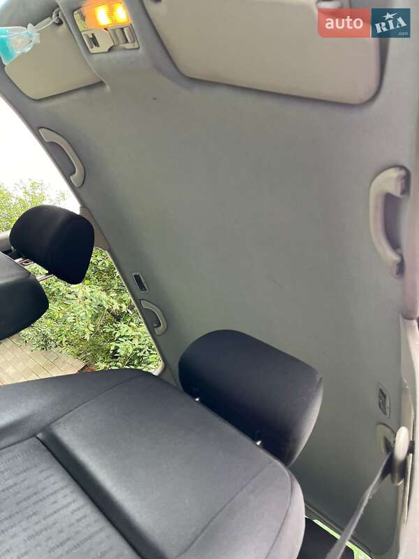 Хэтчбек Volkswagen Golf 2000 в Сарнах