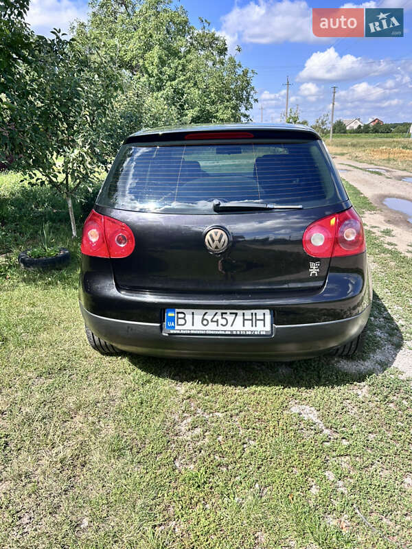 Хетчбек Volkswagen Golf 2005 в Диканьці