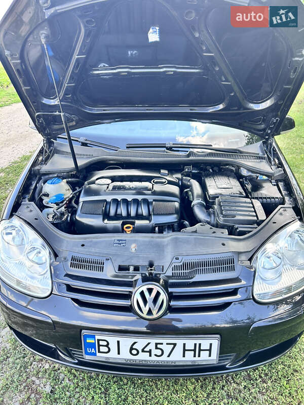 Хетчбек Volkswagen Golf 2005 в Диканьці