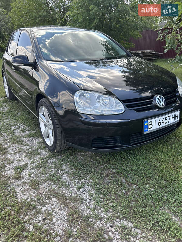 Хетчбек Volkswagen Golf 2005 в Диканьці