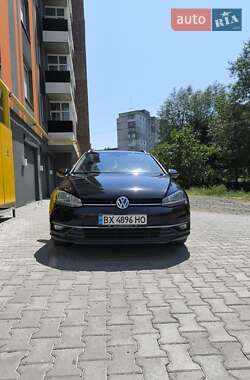 Універсал Volkswagen Golf 2017 в Хмельницькому