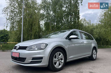 Універсал Volkswagen Golf 2017 в Рівному