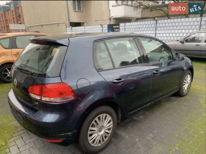 Хэтчбек Volkswagen Golf 2009 в Черновцах