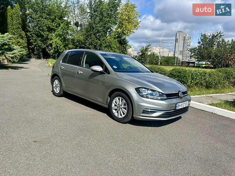 Хэтчбек Volkswagen Golf 2018 в 