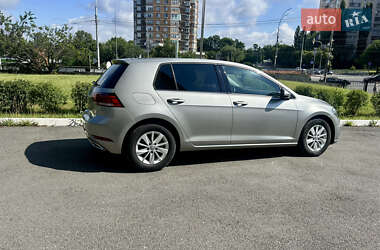Хэтчбек Volkswagen Golf 2018 в 