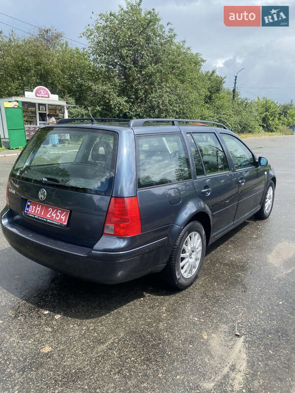 Универсал Volkswagen Golf 2002 в Киеве