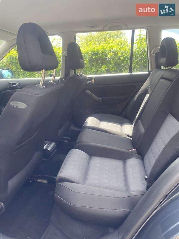 Универсал Volkswagen Golf 2002 в Киеве