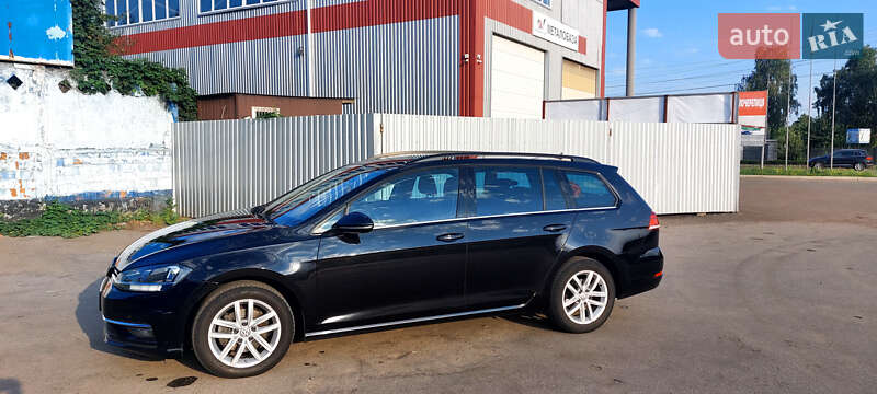 Універсал Volkswagen Golf 2017 в Конотопі