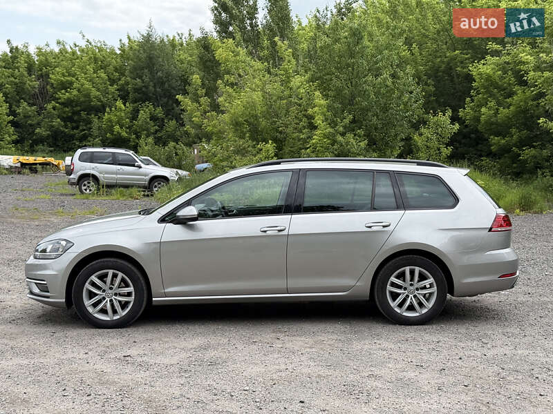 Універсал Volkswagen Golf 2019 в Вінниці