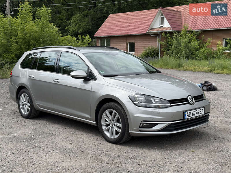 Універсал Volkswagen Golf 2019 в Вінниці