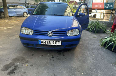 Хетчбек Volkswagen Golf 2001 в Коростені