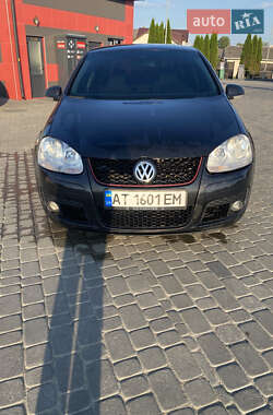 Хетчбек Volkswagen Golf 2004 в Івано-Франківську