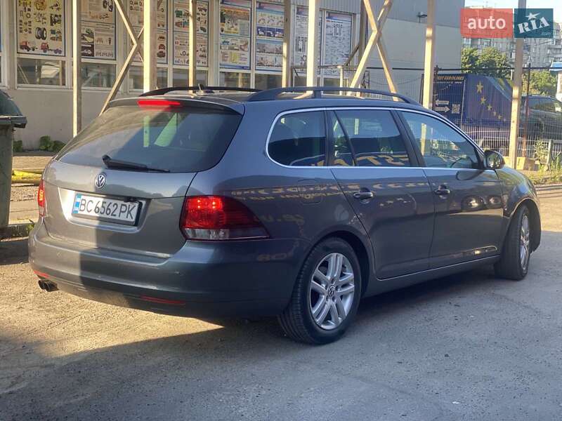 Универсал Volkswagen Golf 2012 в Каменке-Бугской