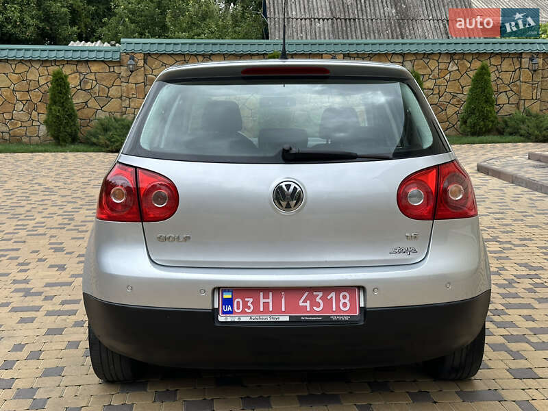 Хэтчбек Volkswagen Golf 2008 в Могилев-Подольске