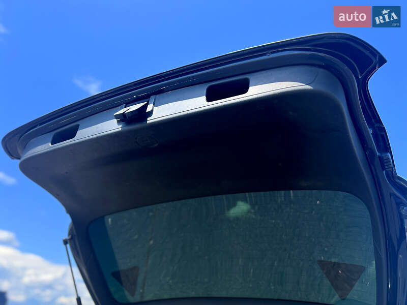 Універсал Volkswagen Golf 2012 в Львові