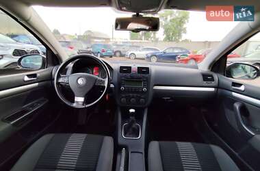 Хэтчбек Volkswagen Golf 2008 в 