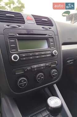 Хэтчбек Volkswagen Golf 2008 в 