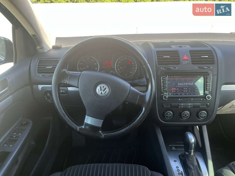 Хетчбек Volkswagen Golf 2007 в Рівному