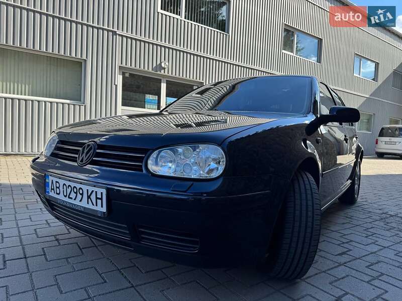 Хетчбек Volkswagen Golf 2001 в Вінниці