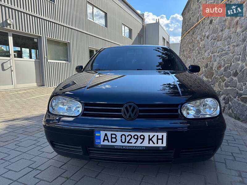 Хетчбек Volkswagen Golf 2001 в Вінниці