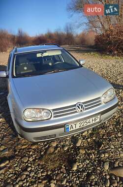 Универсал Volkswagen Golf 2001 в Калуше