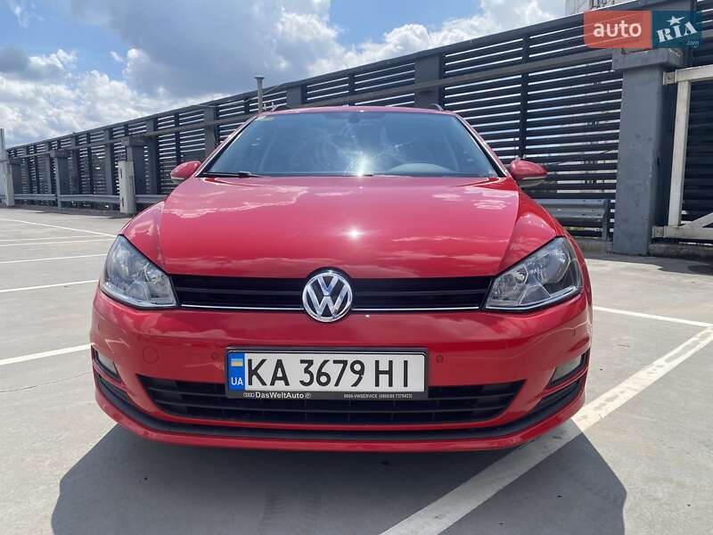 Универсал Volkswagen Golf 2015 в Киеве
