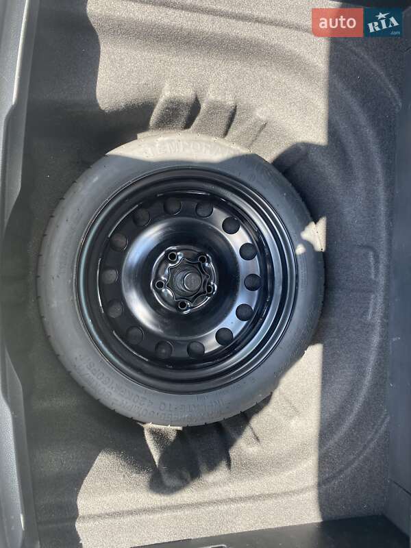 Универсал Volkswagen Golf 2015 в Киеве