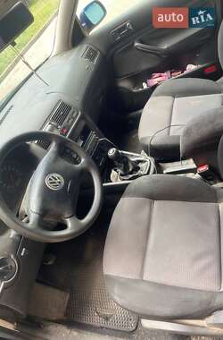 Хэтчбек Volkswagen Golf 2000 в Сумах
