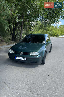 Хэтчбек Volkswagen Golf 2001 в Запорожье