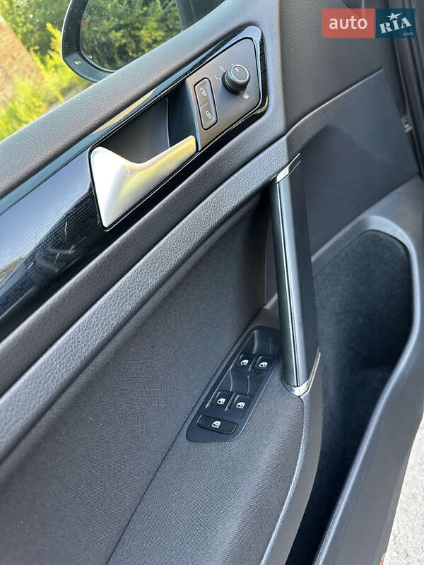 Універсал Volkswagen Golf 2017 в Полтаві