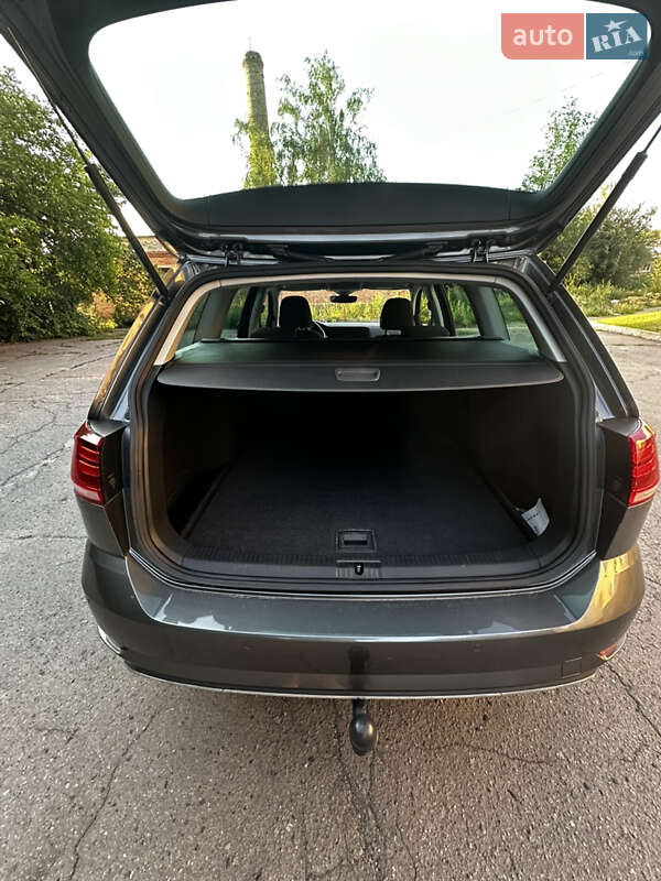 Універсал Volkswagen Golf 2017 в Полтаві