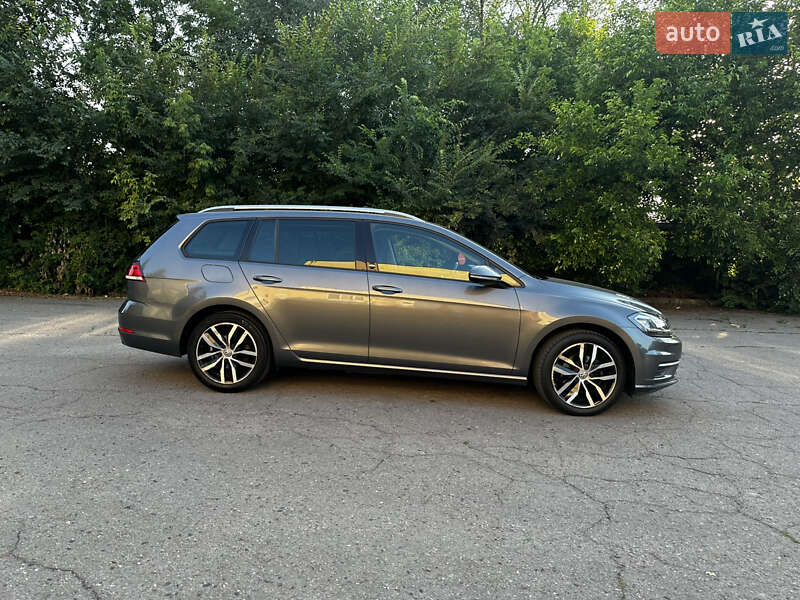 Універсал Volkswagen Golf 2017 в Полтаві