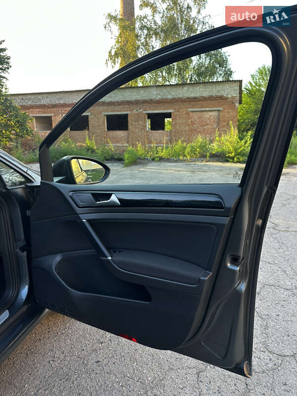 Універсал Volkswagen Golf 2017 в Полтаві