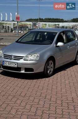 Хетчбек Volkswagen Golf 2005 в Львові